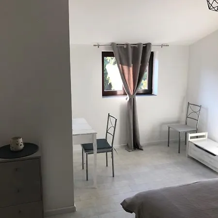 Apartment Room St Lucia Funtana